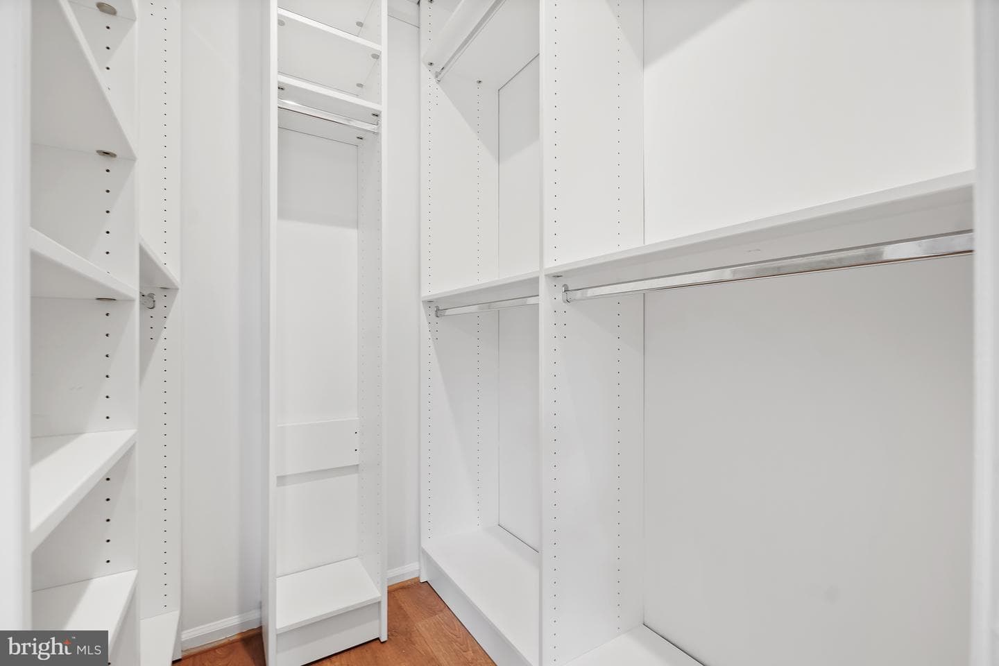 404 Glebe Road W photo 21