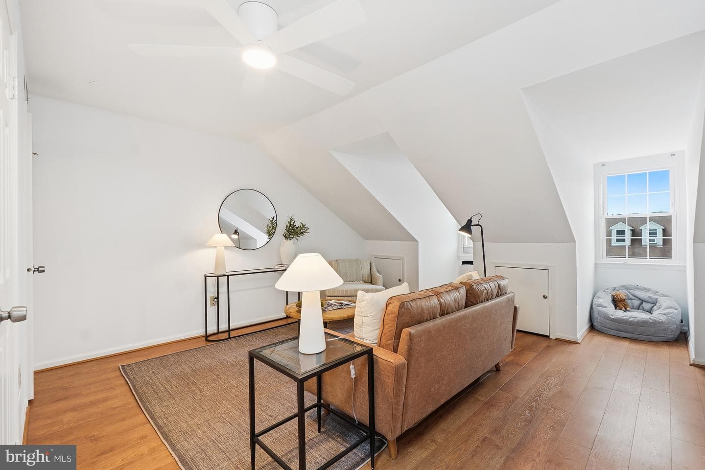 404 Glebe Road W photo 26