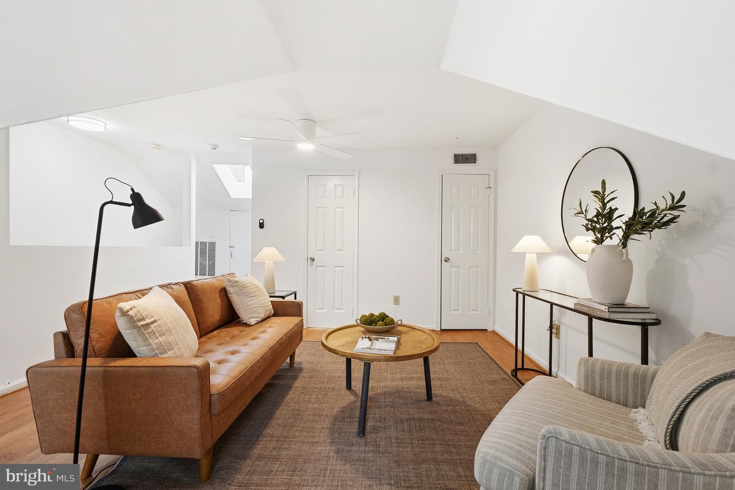 404 Glebe Road W photo 27