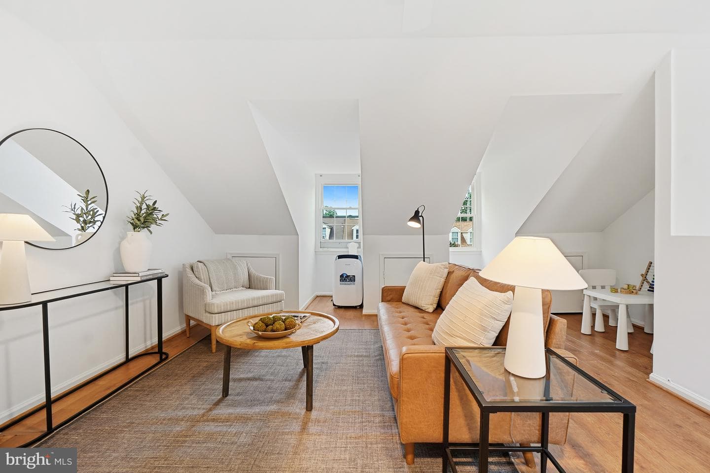 404 Glebe Road W photo 28