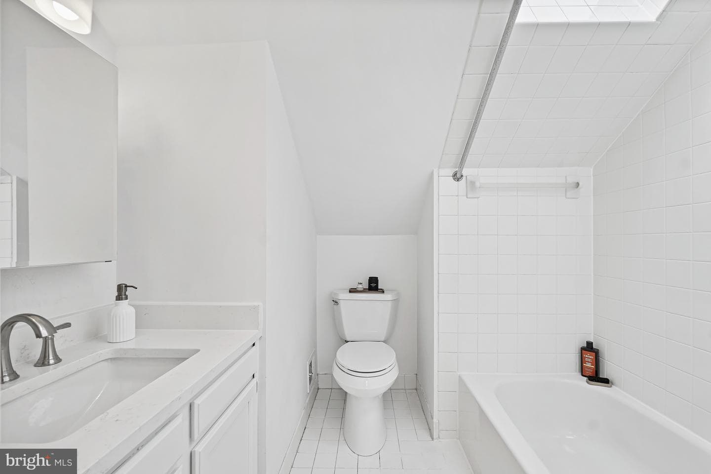 404 Glebe Road W photo 29