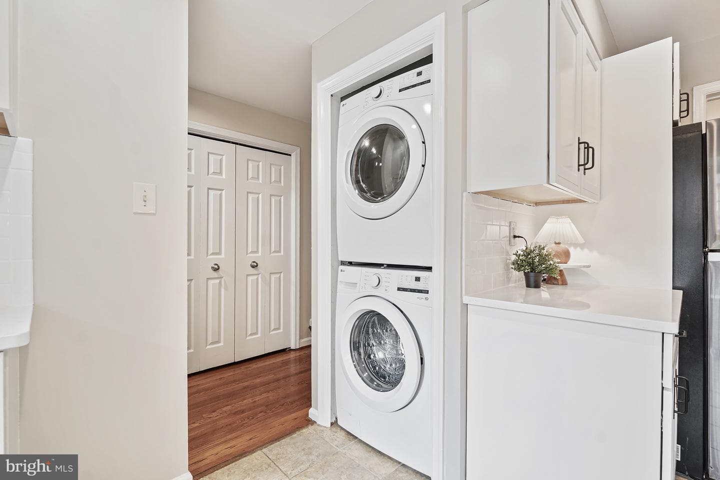 404 Glebe Road W photo 7