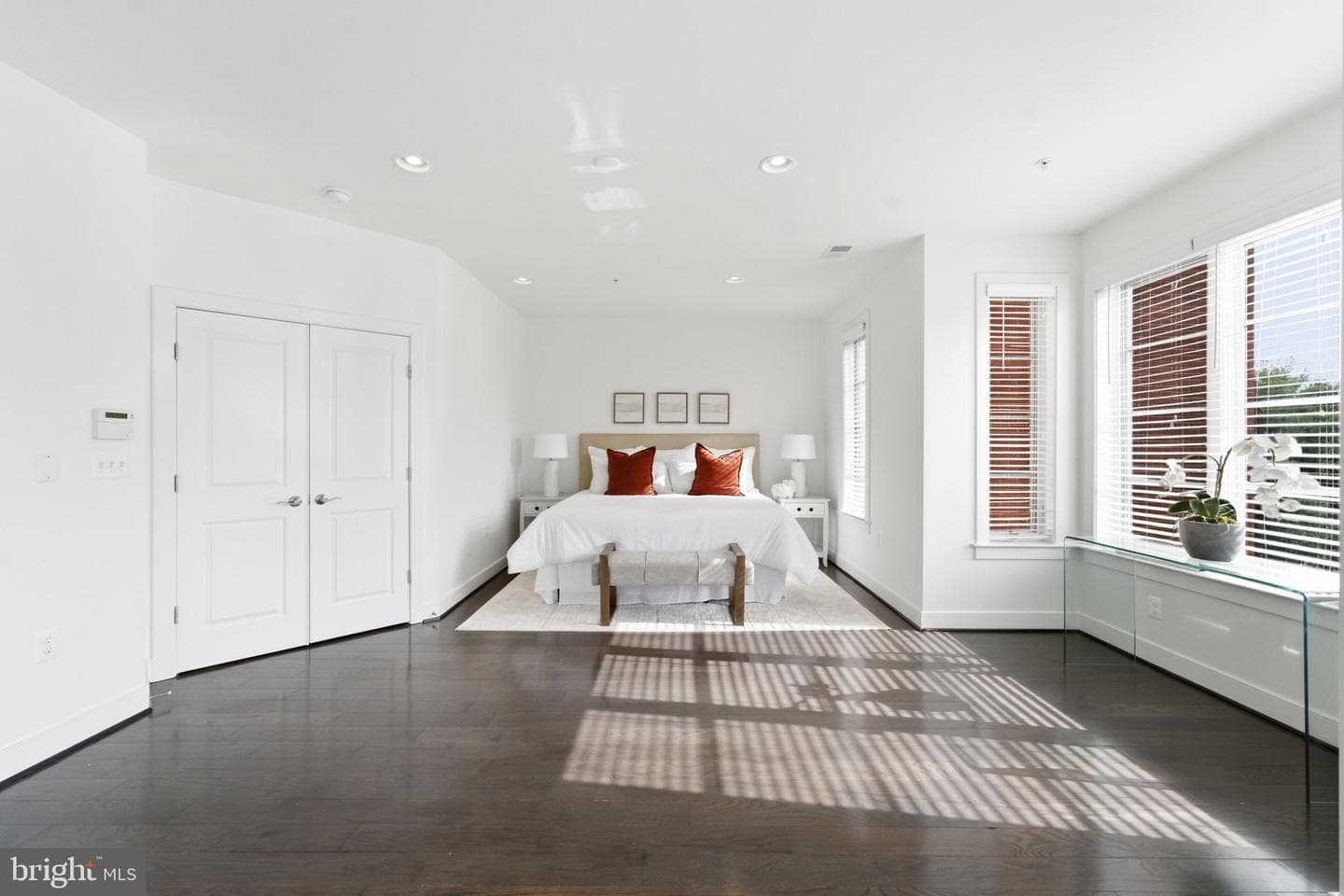 611 Howell photo 21