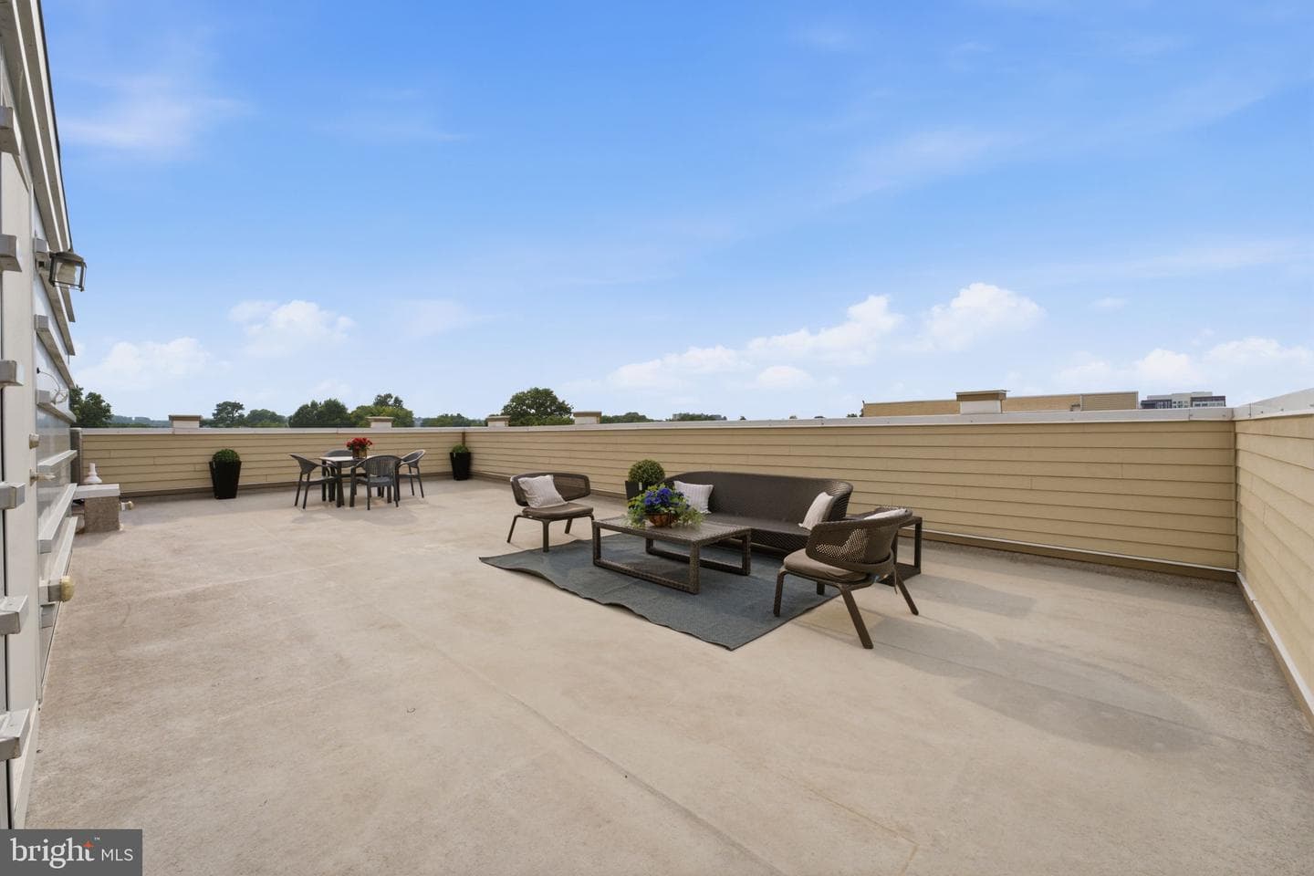 611 Howell photo 48