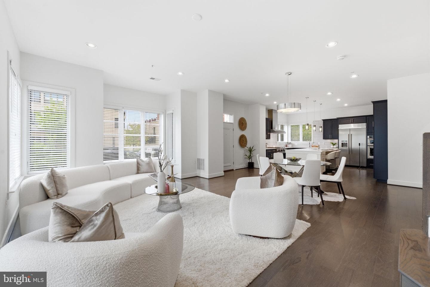 611 Howell photo 8