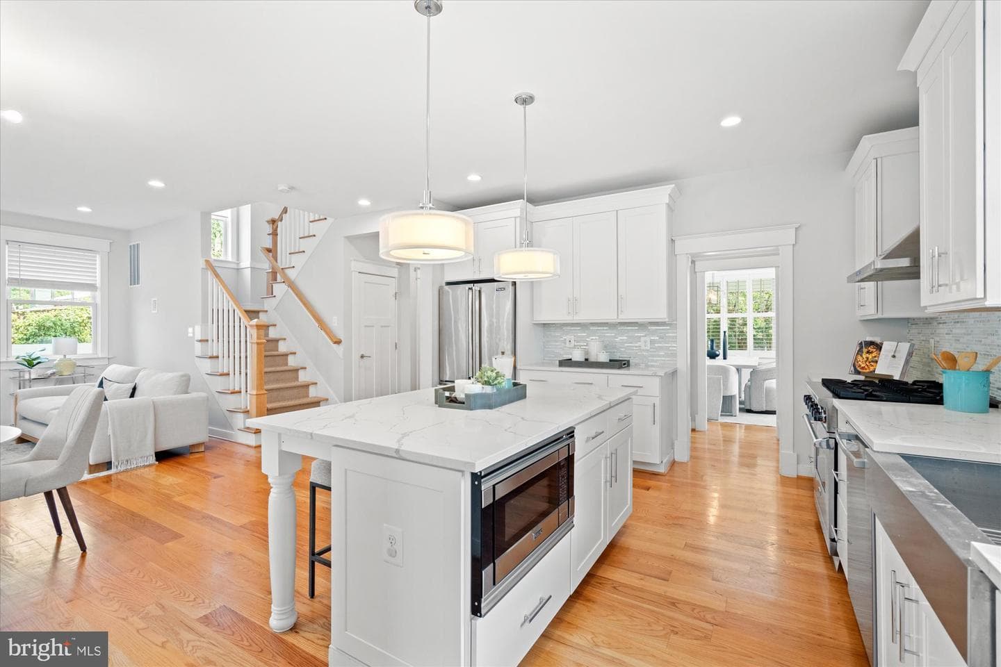508 E Custis Avenue photo 18