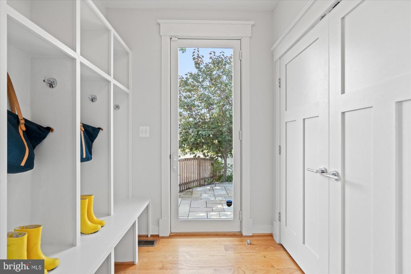 508 E Custis Avenue photo 24