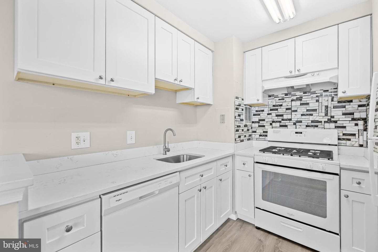8 S Van Dorn Street #203 photo 7
