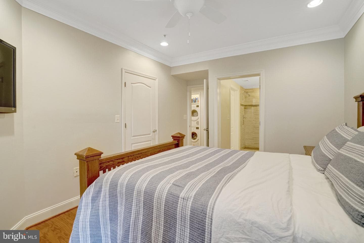 1115 Cameron Street #117 photo 34