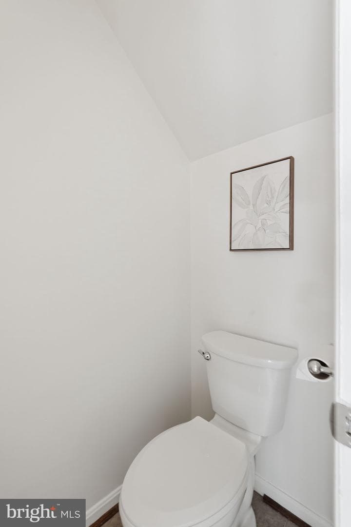 5902 Mayflower Court photo 13