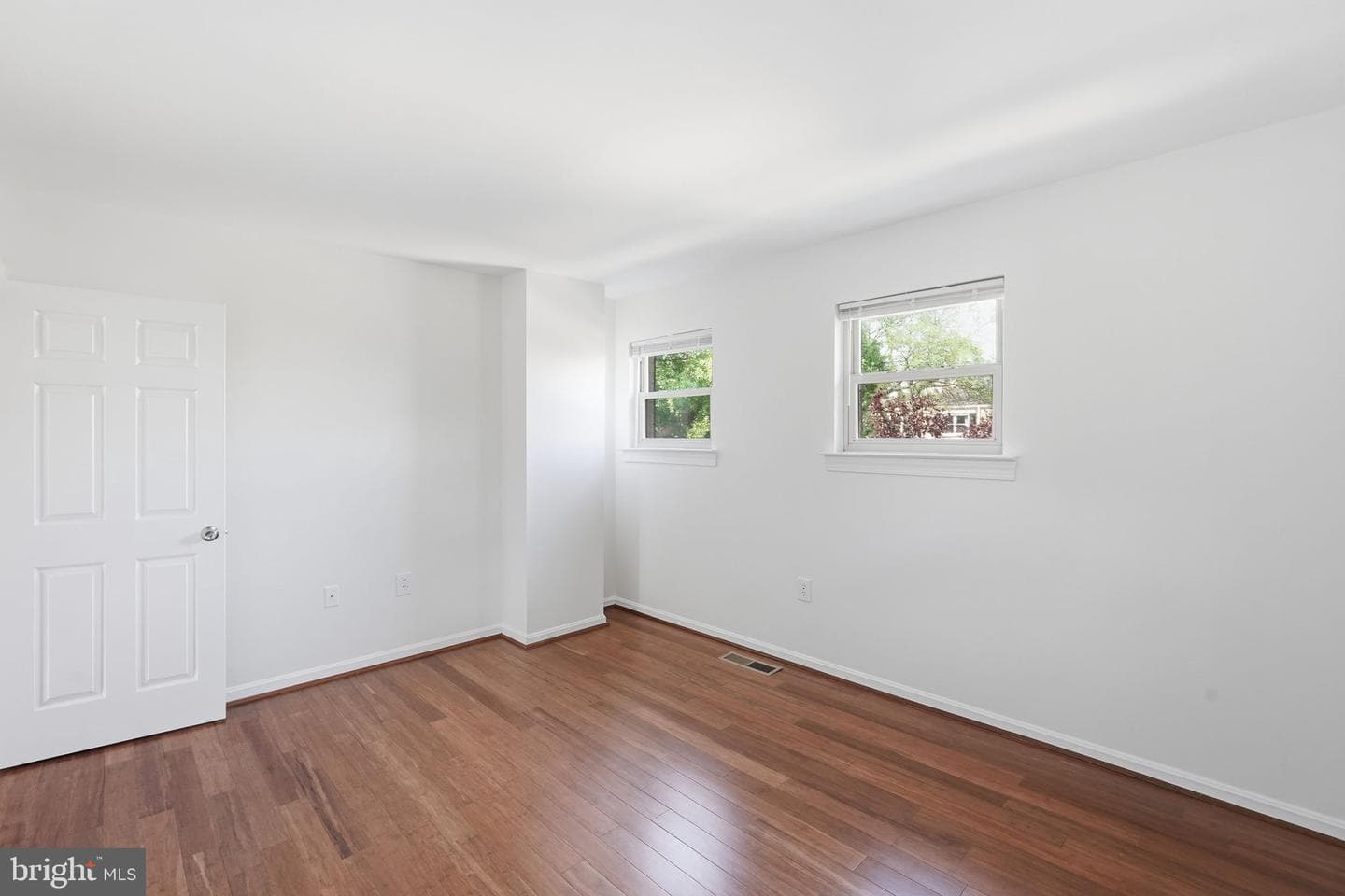 5902 Mayflower Court photo 21