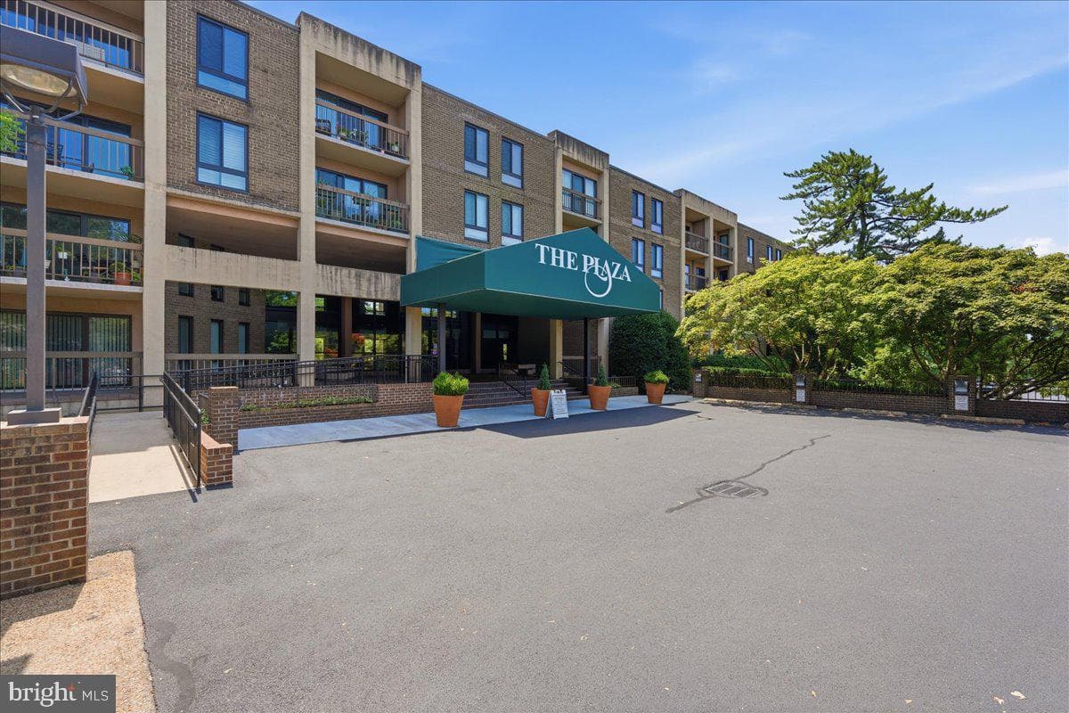 807 N Howard Street #324, Alexandria