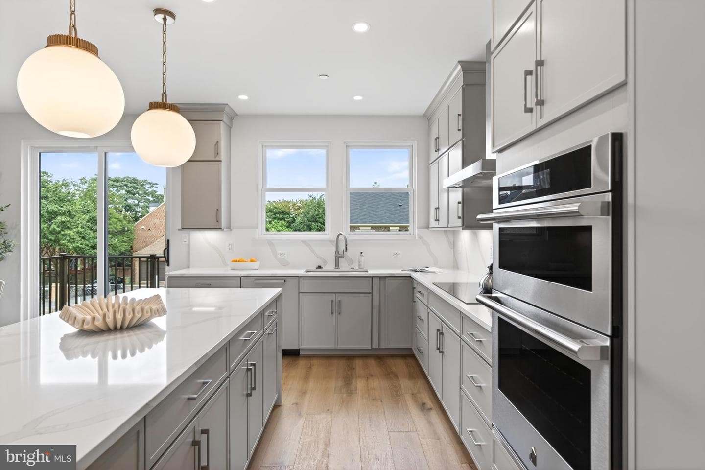 608 S Alfred Street photo 17