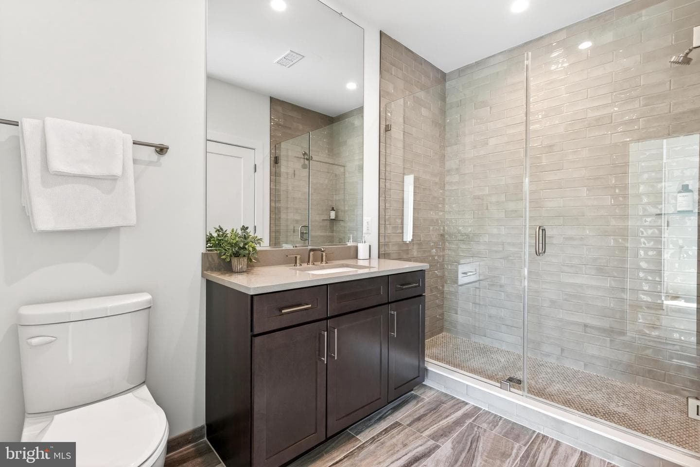 608 S Alfred Street photo 37