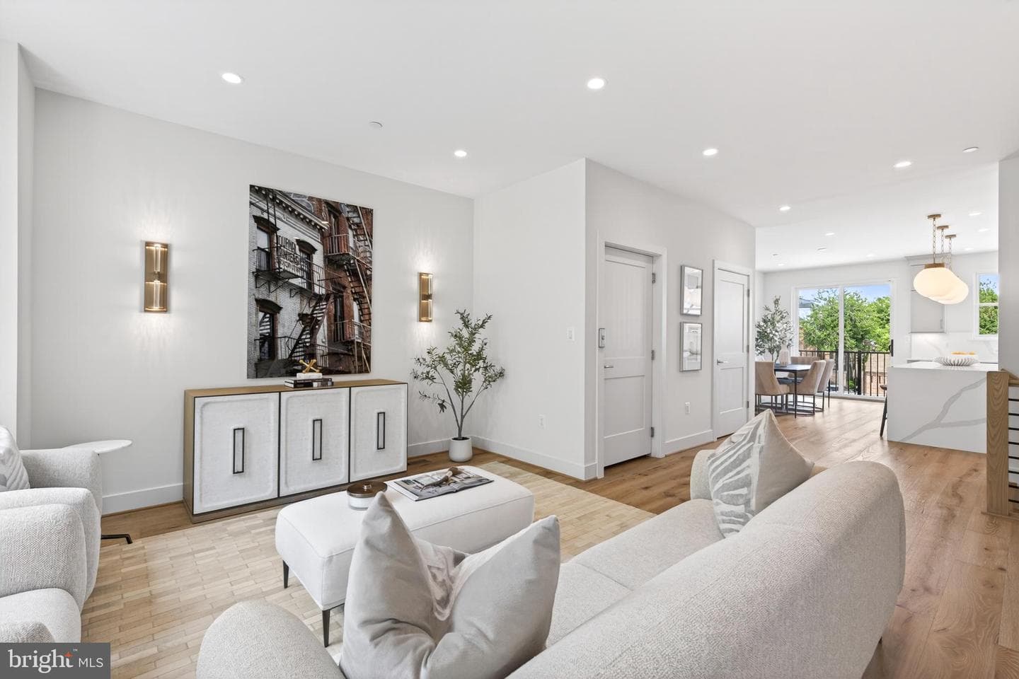 614 S Alfred Street photo 6
