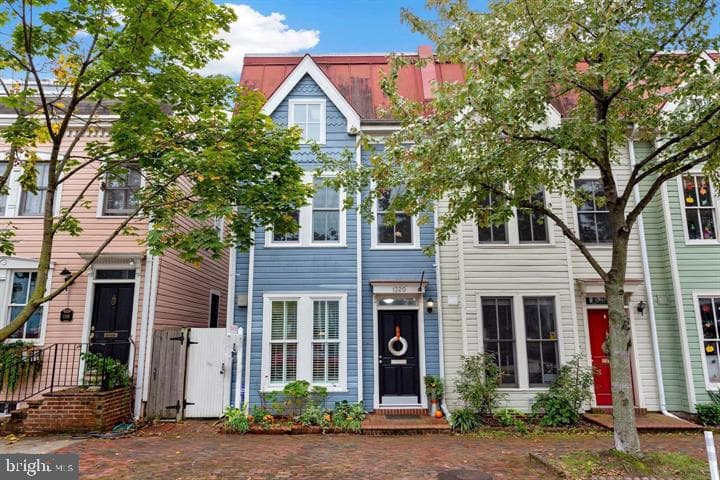 1320 Princess Street photo 1