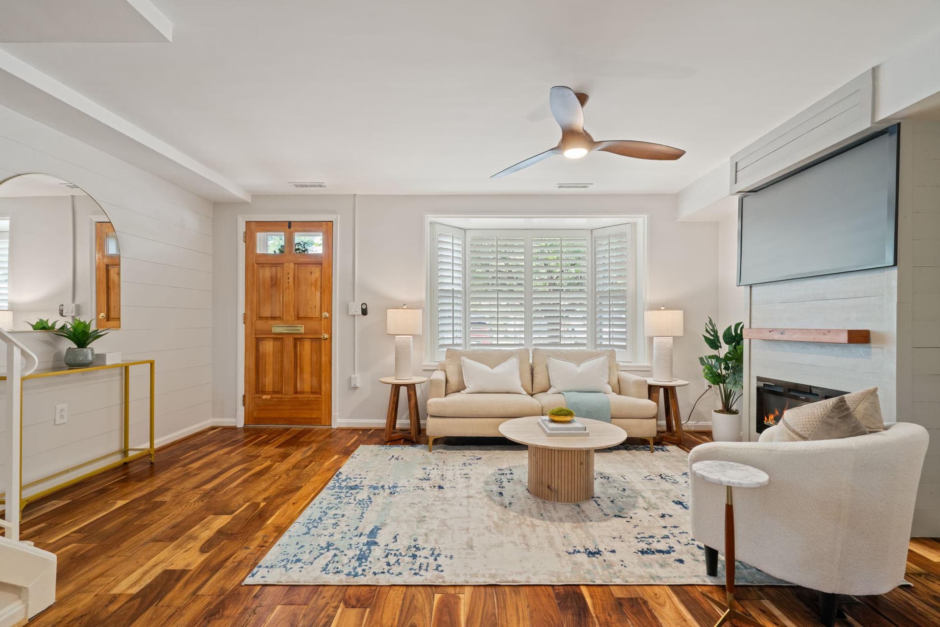 3753 Jason Avenue photo 2