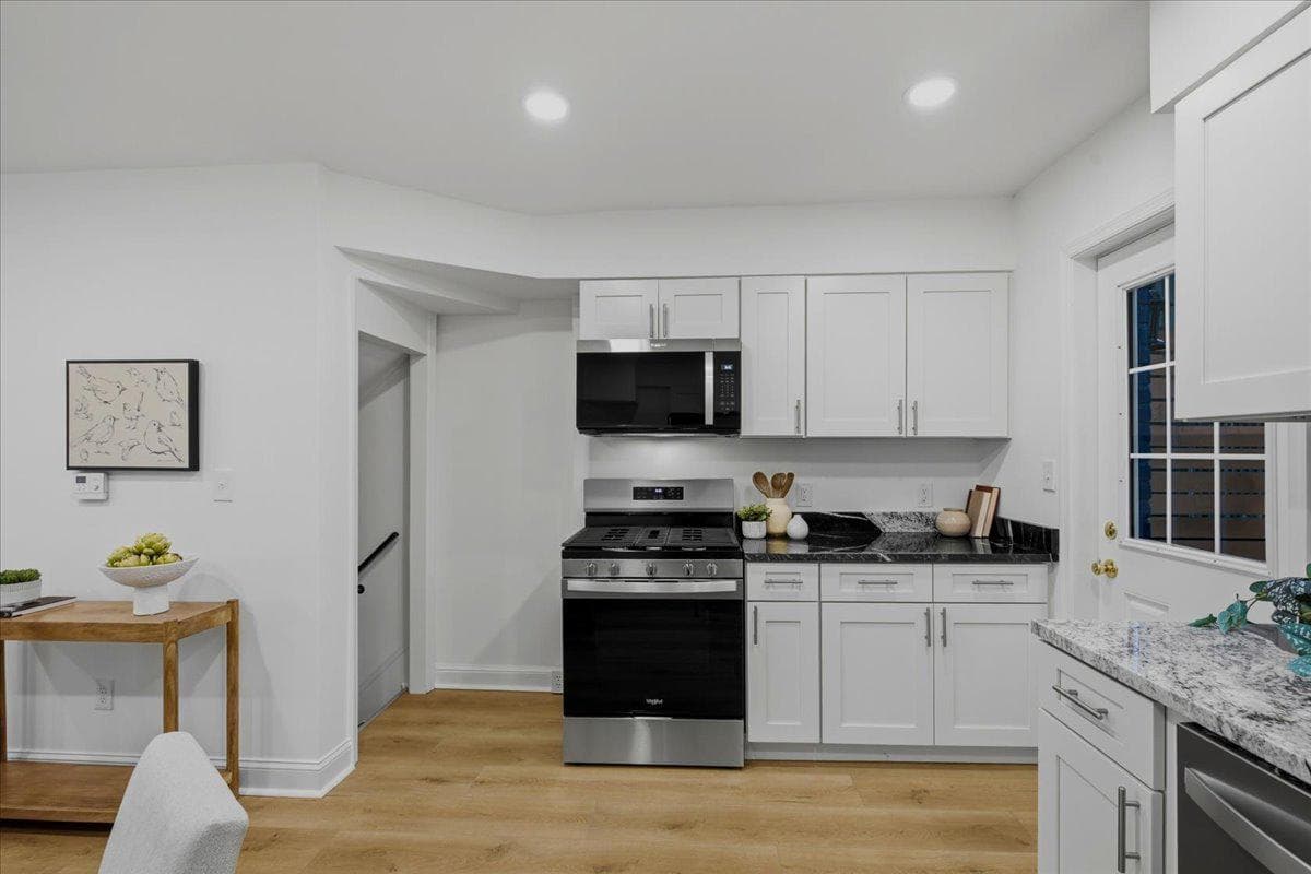 109 Clifford Avenue photo 17