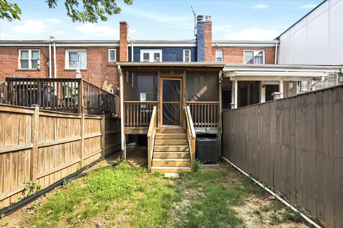 109 Clifford Avenue photo 29