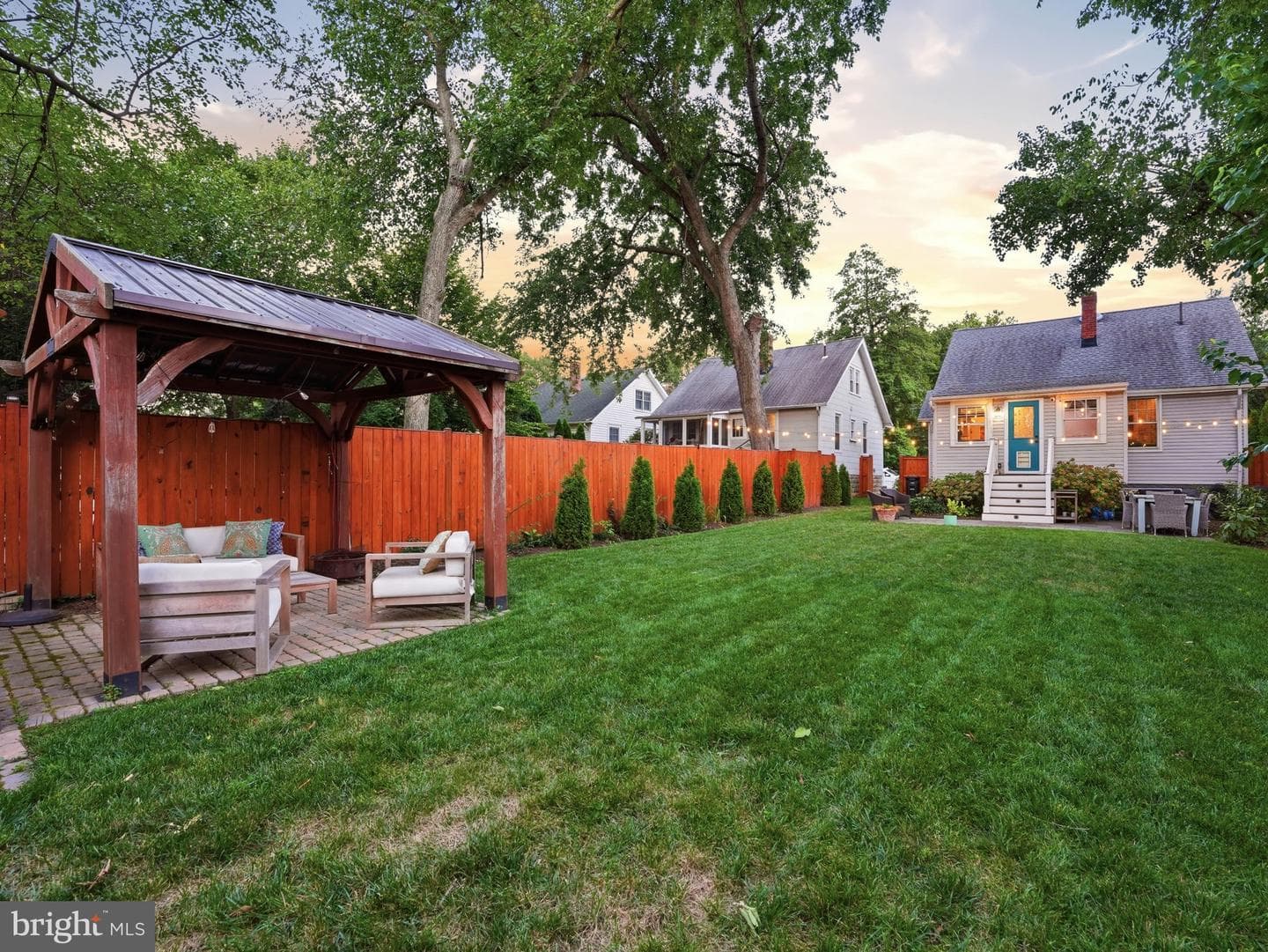 206 E Nelson Avenue photo 32
