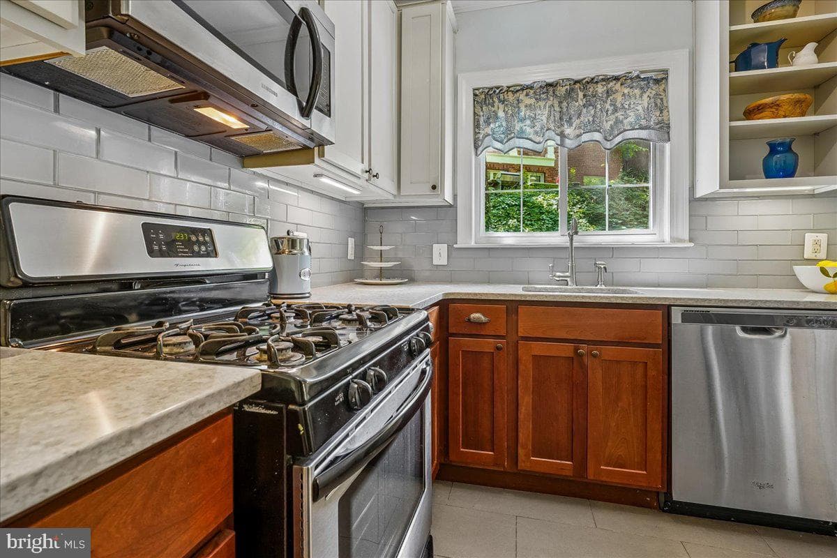 3702 Valley Drive photo 9