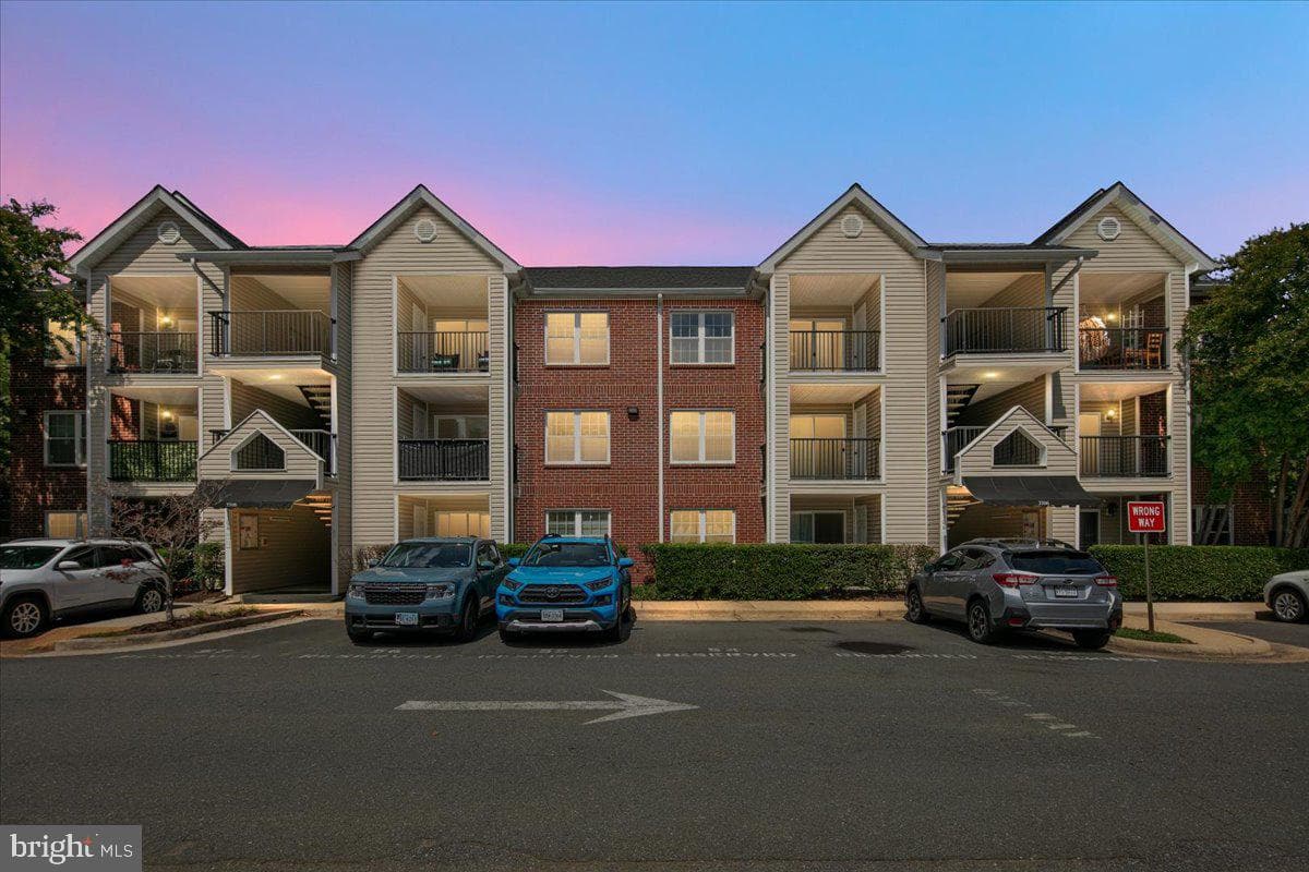 3306 Wyndham Circle #127 photo 1