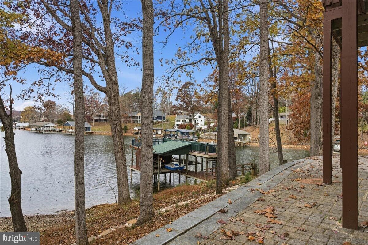 307 Meadow Point Drive photo 49