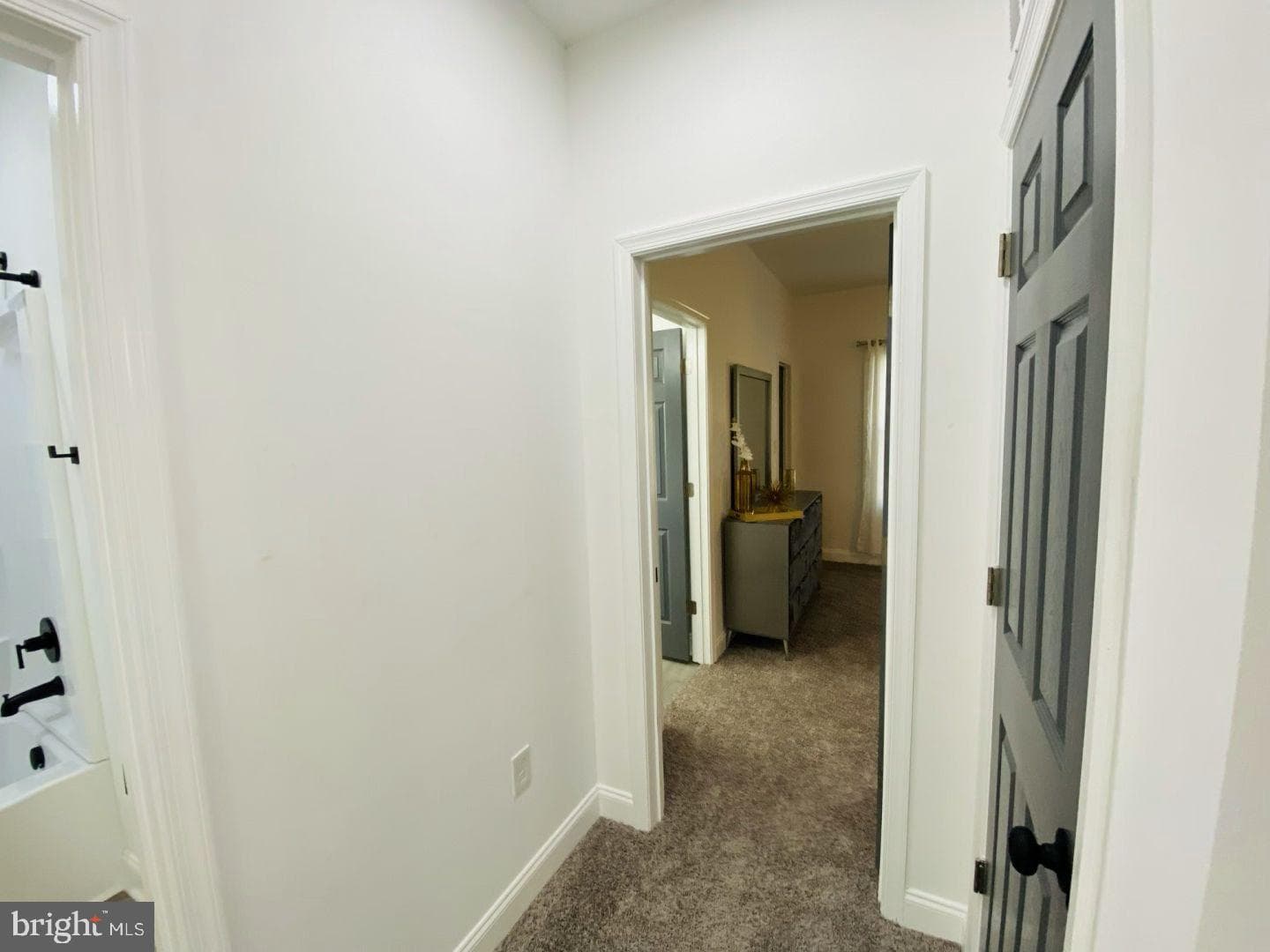 326 2nd Ave photo 43