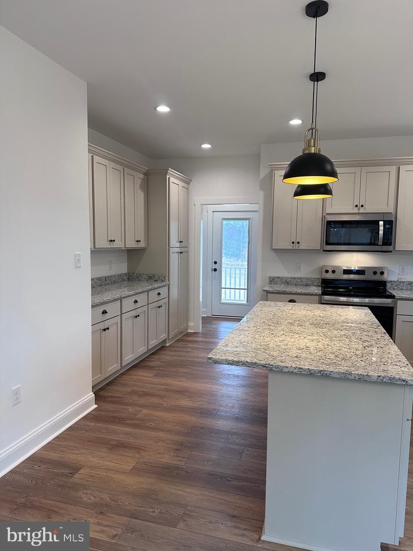 722 Columbia Rd. photo 8