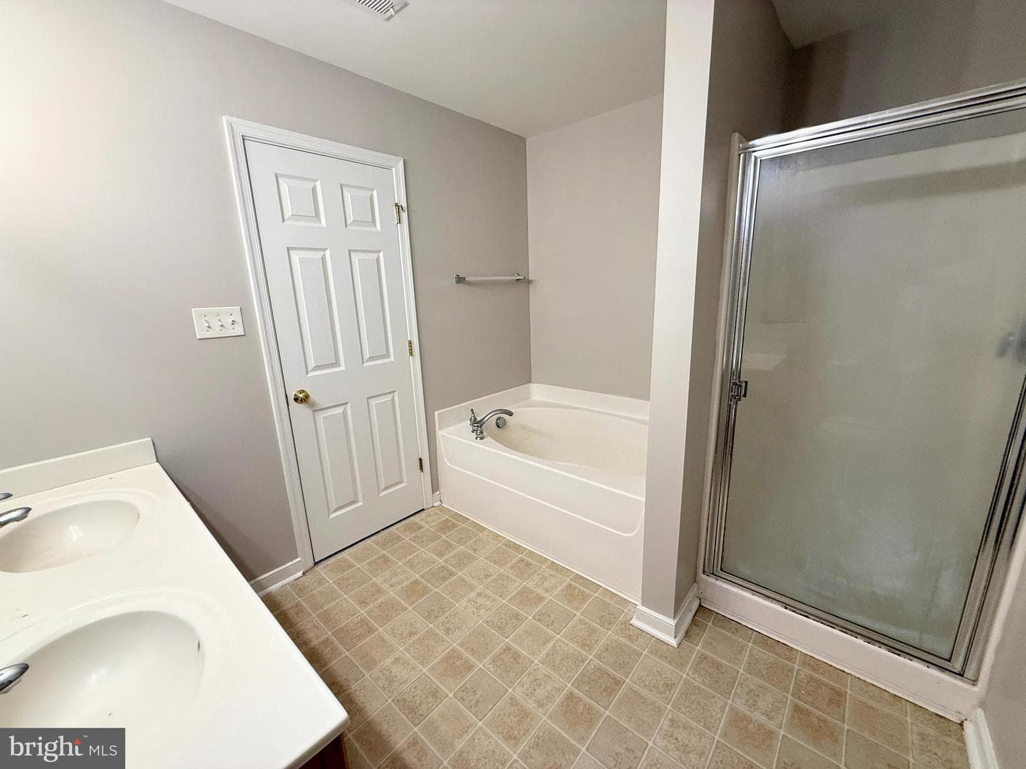 2937 Abbeydale Court photo 24