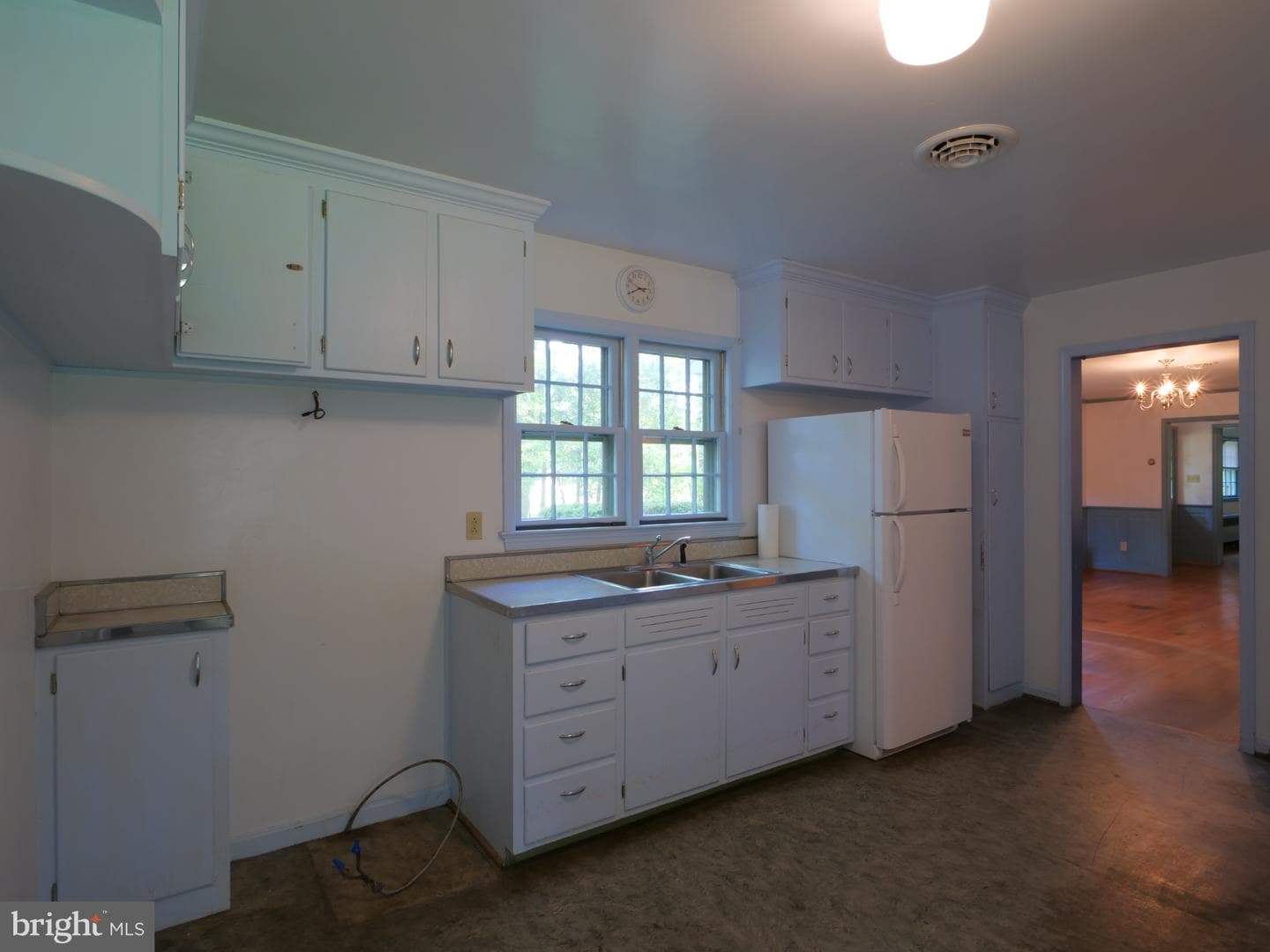 216 S Buckmarsh Street photo 17
