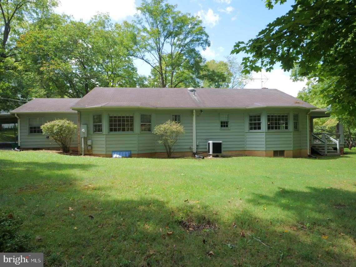 216 S Buckmarsh Street photo 3