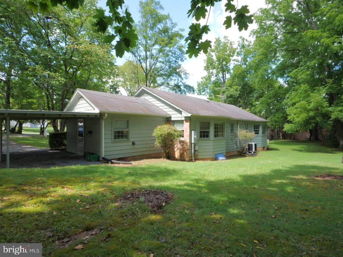 216 S Buckmarsh Street photo 4