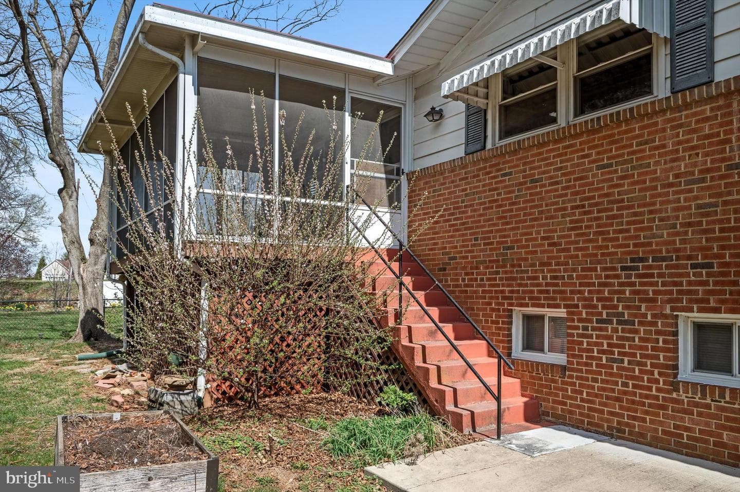 407 Academy Street photo 22