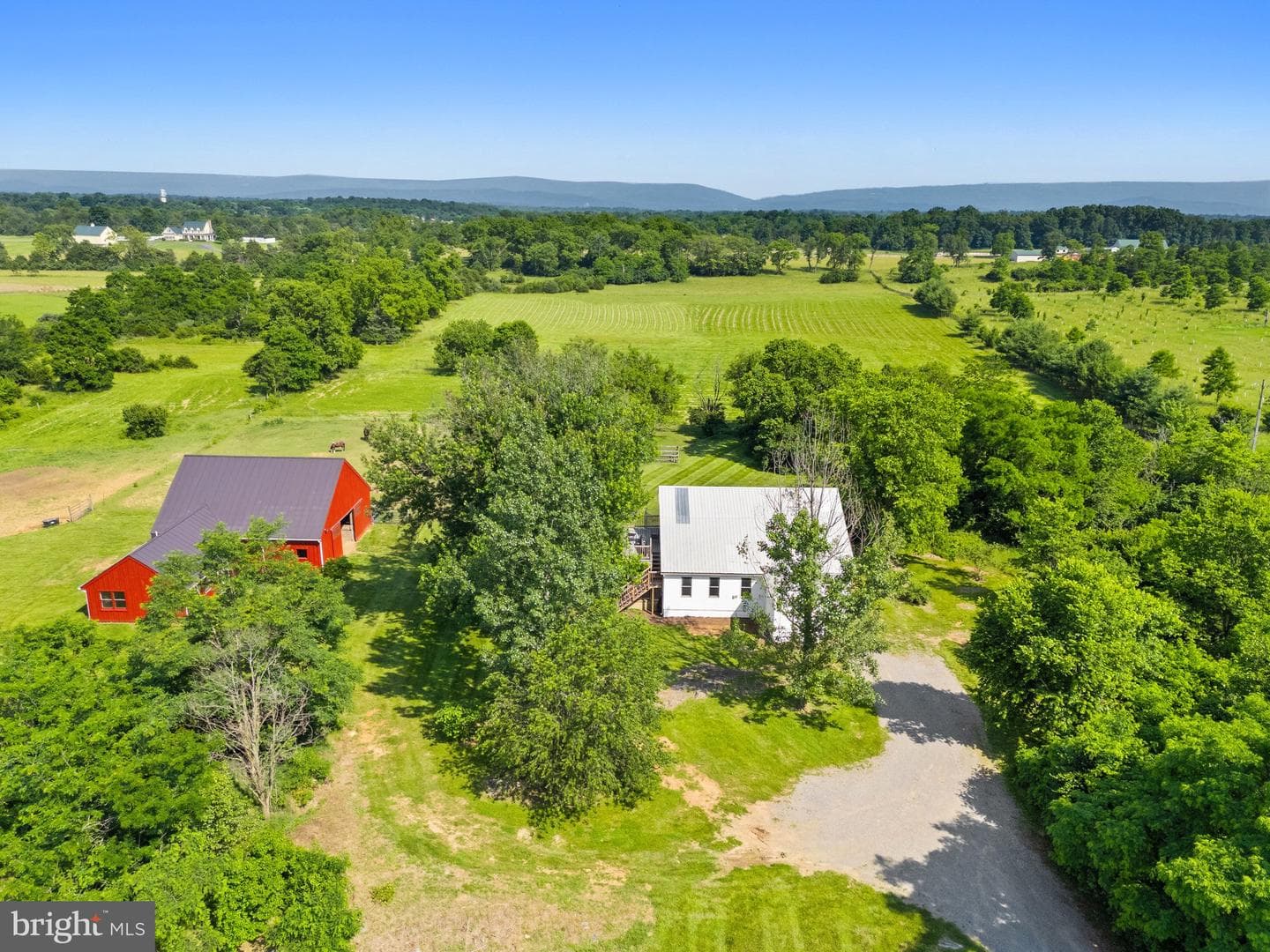 589 Bellevue Lane photo 4