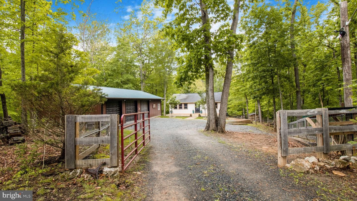 2834 Calmes Neck Lane photo 5
