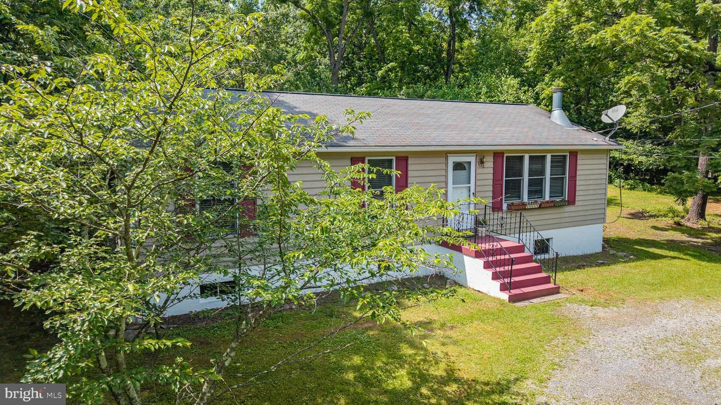 513 Russell Road photo 3