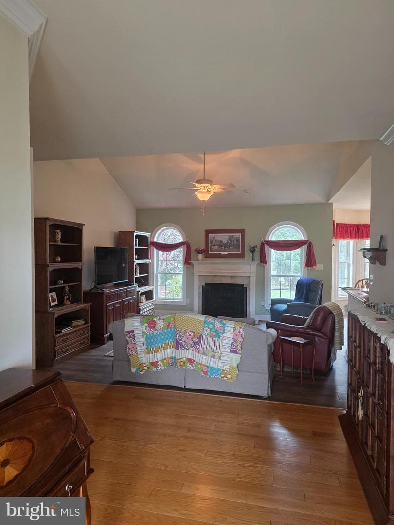 405 Custer Court photo 17