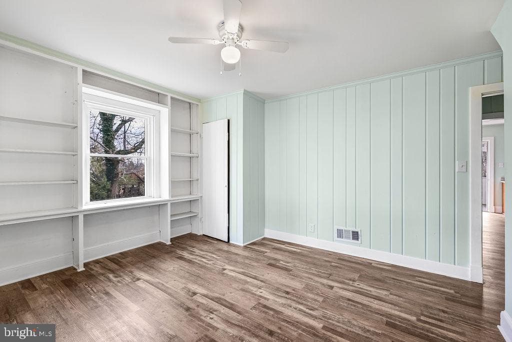 201 N Greenway Avenue photo 16