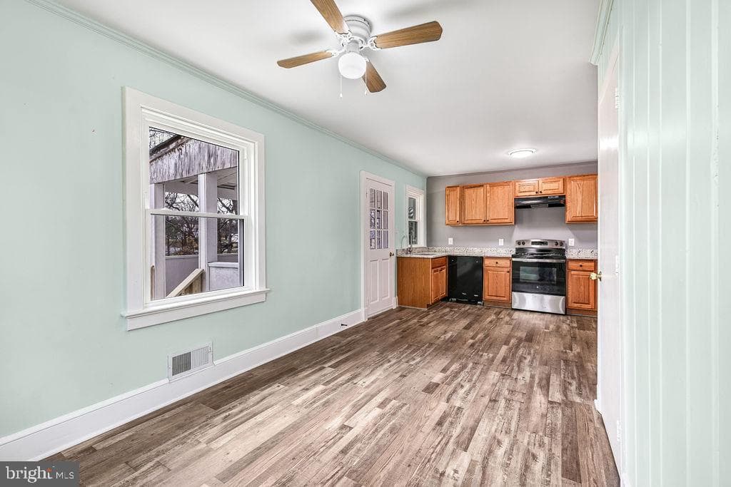 201 N Greenway Avenue photo 8