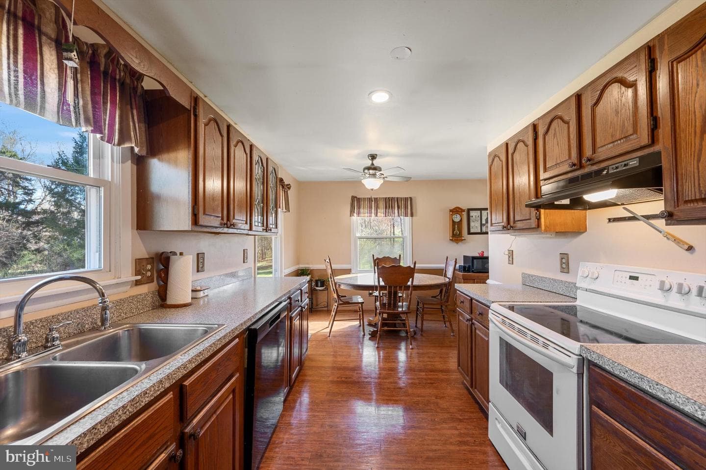 6521 Howellsville Road photo 10