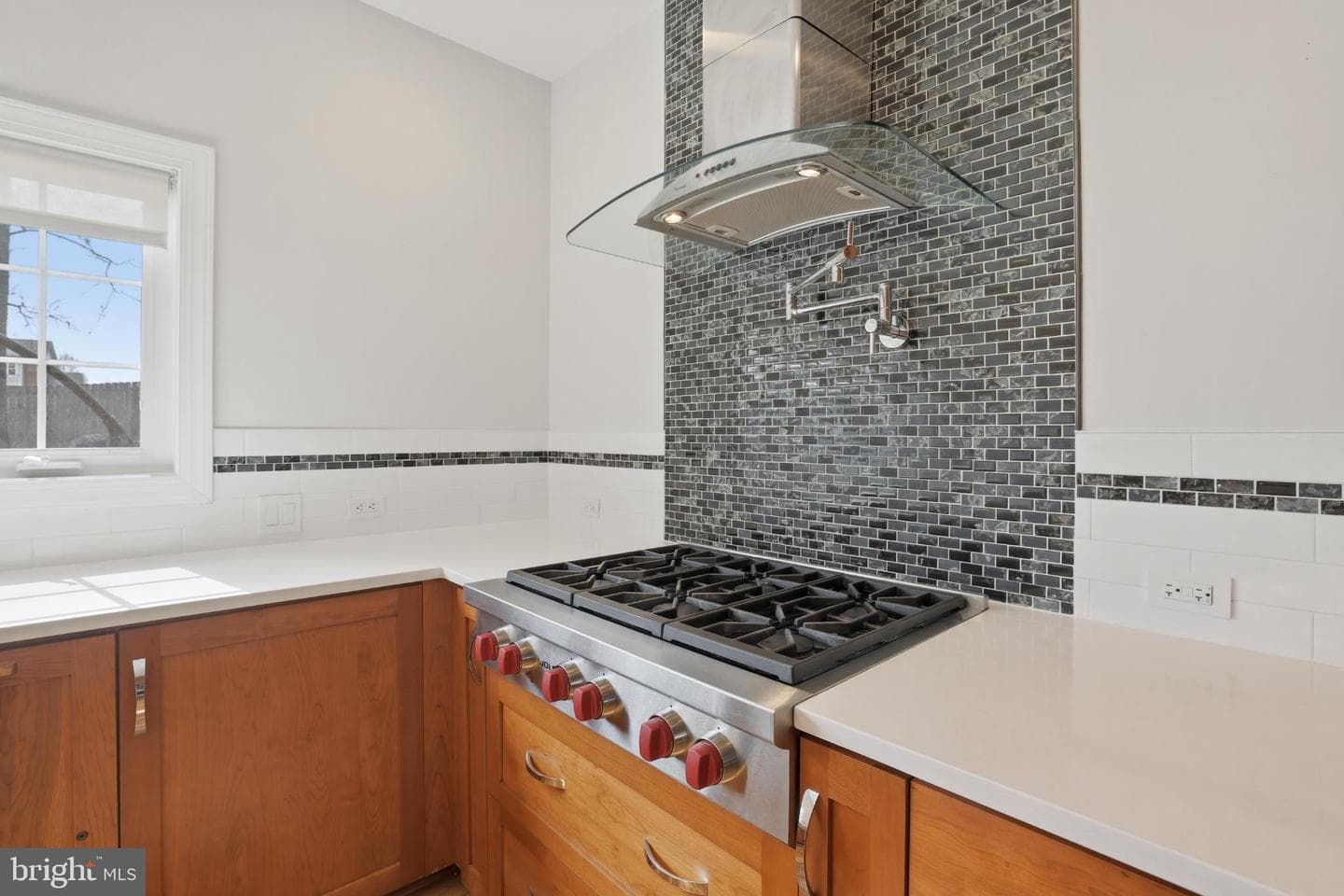 413 Montgomery Court photo 12