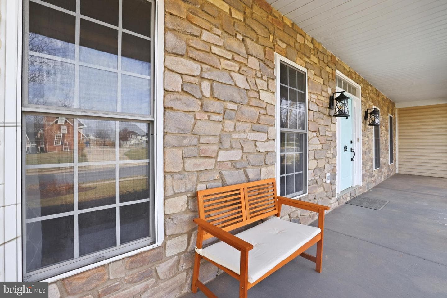 413 Montgomery Court photo 5