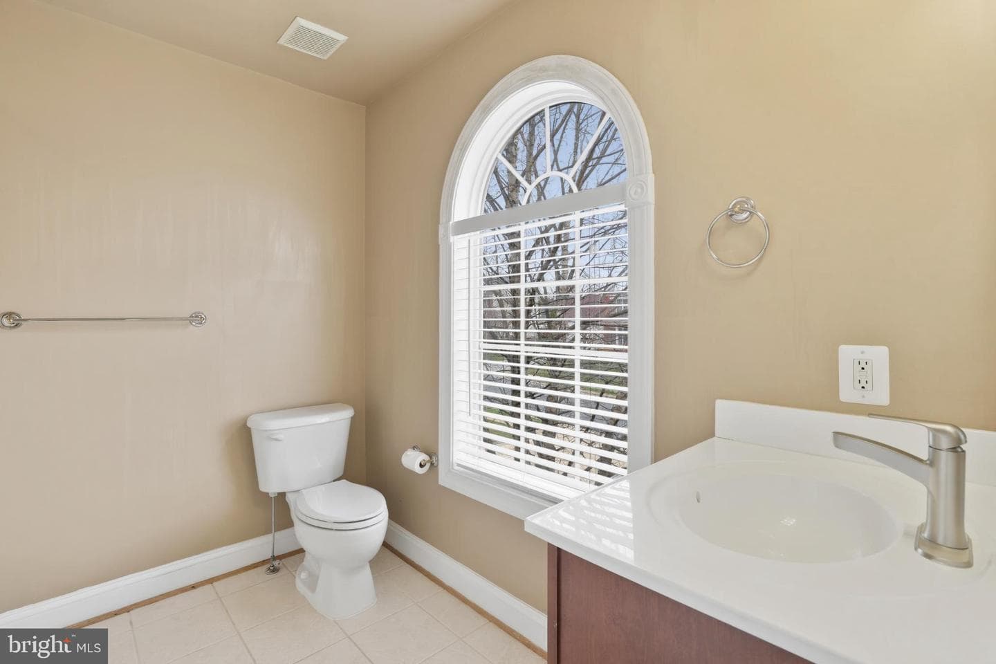 413 Montgomery Court photo 52