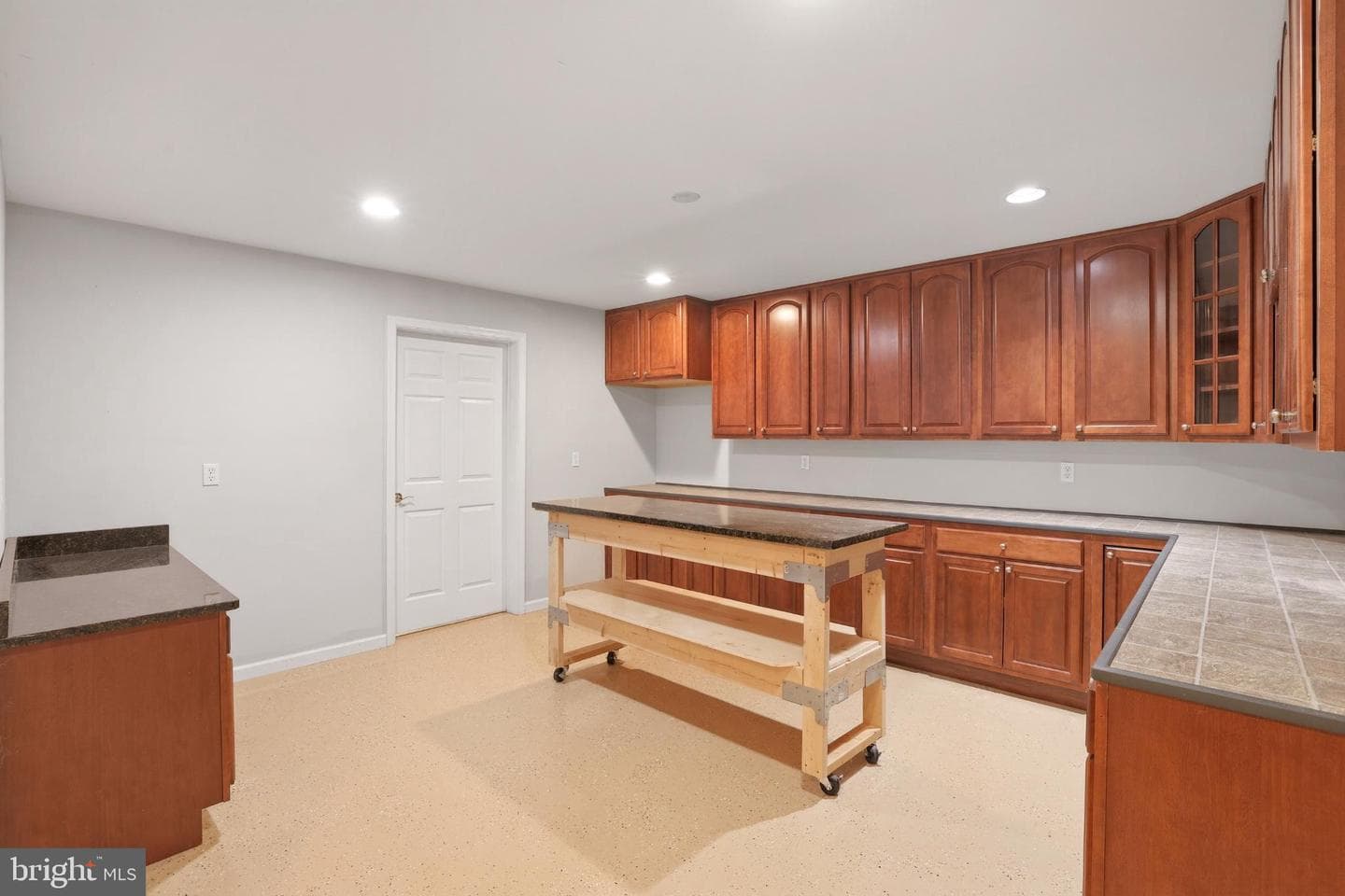 413 Montgomery Court photo 59