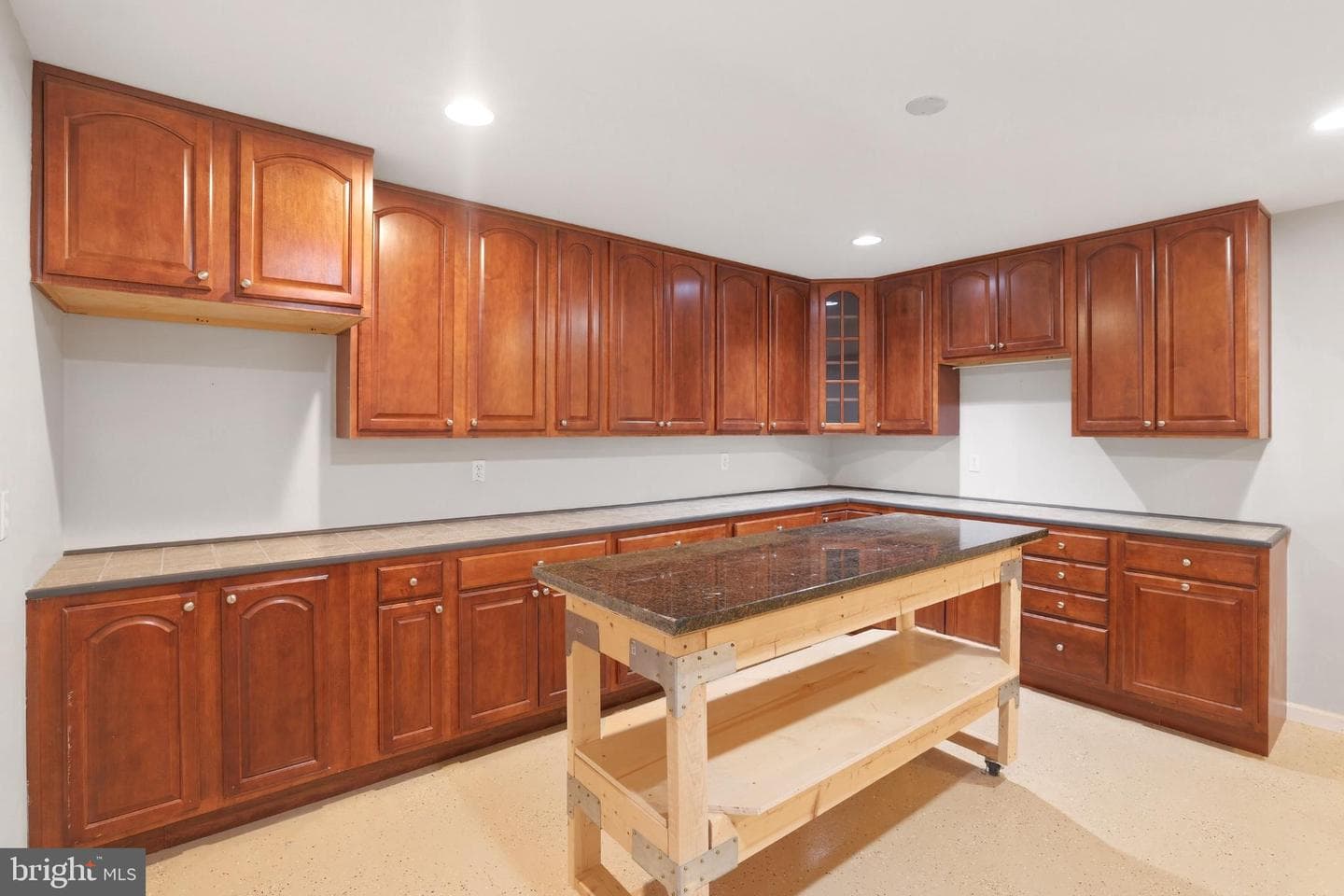 413 Montgomery Court photo 60