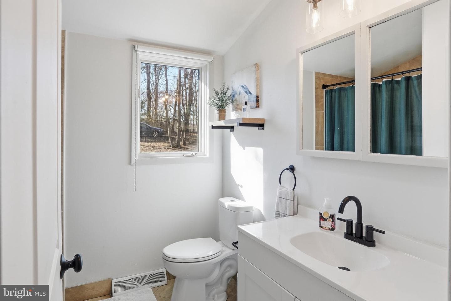 138 Ross Lane photo 7