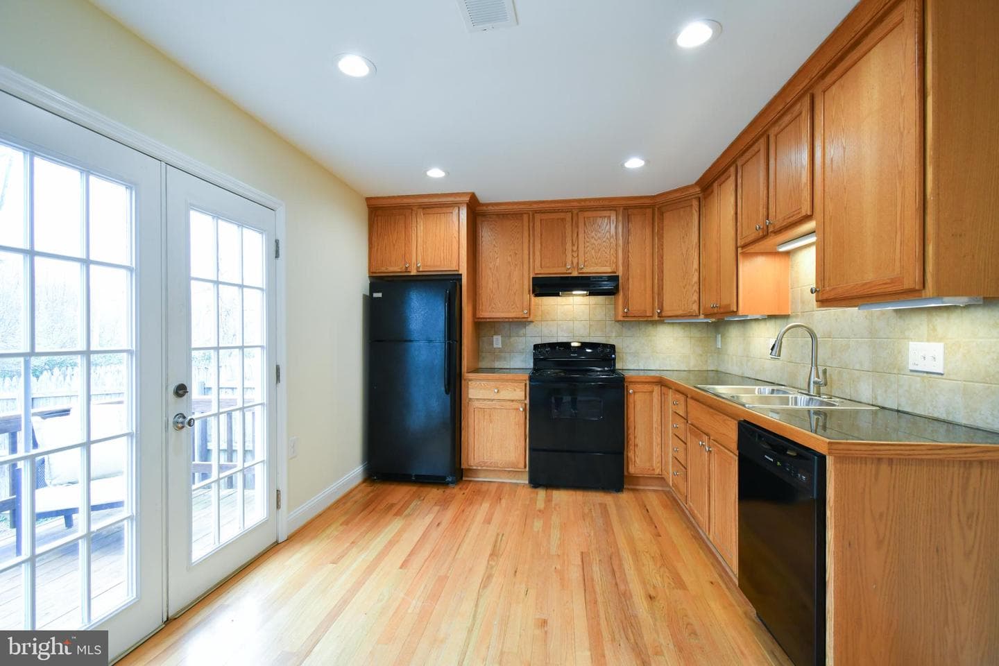 234 Cameron Street photo 12