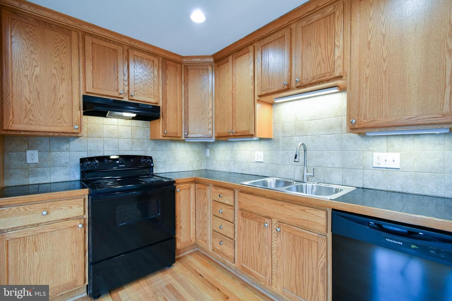 234 Cameron Street photo 15