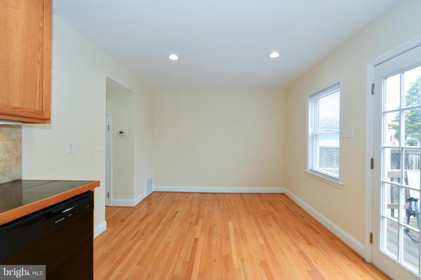 234 Cameron Street photo 17